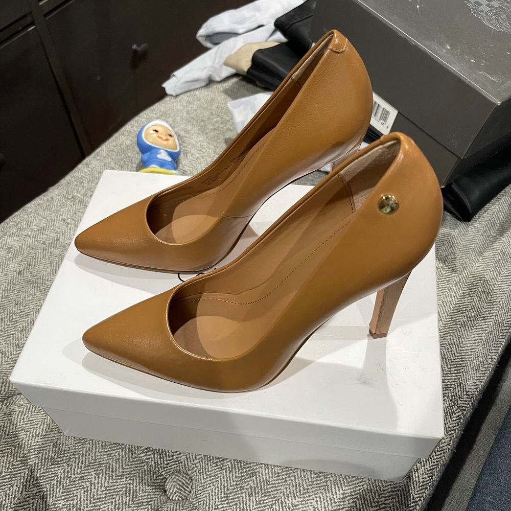 Calvin klein heels size 4.5